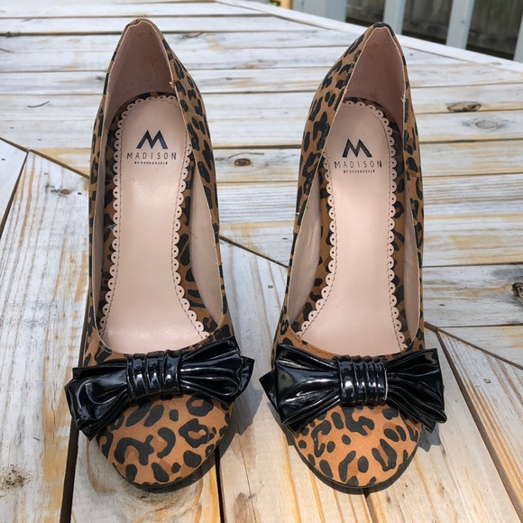 Madison By ShoeDazzel Leopard Print High Heels - Picture 2 of 4